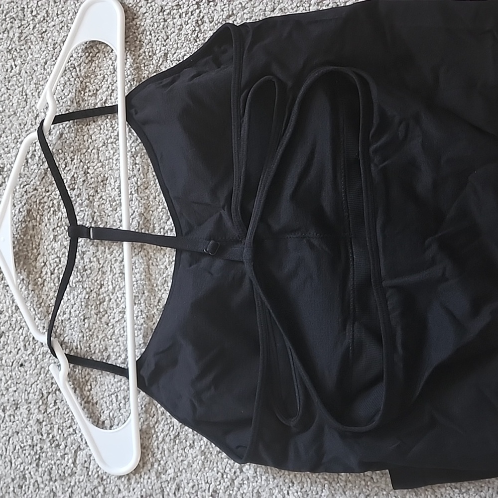 NEW Fabletics Tank - Picture 4 of 4